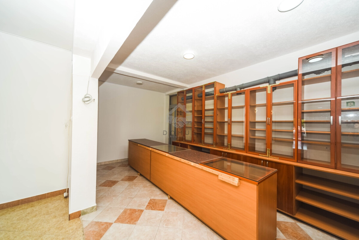 Poslovni-objekat-300-m²-na-placu-300-m²-Zabjelo-–-Podgorica-6 Izdavanje: Poslovni prostor 300 m² – Zabjelo, Podgorica — fotografija 7