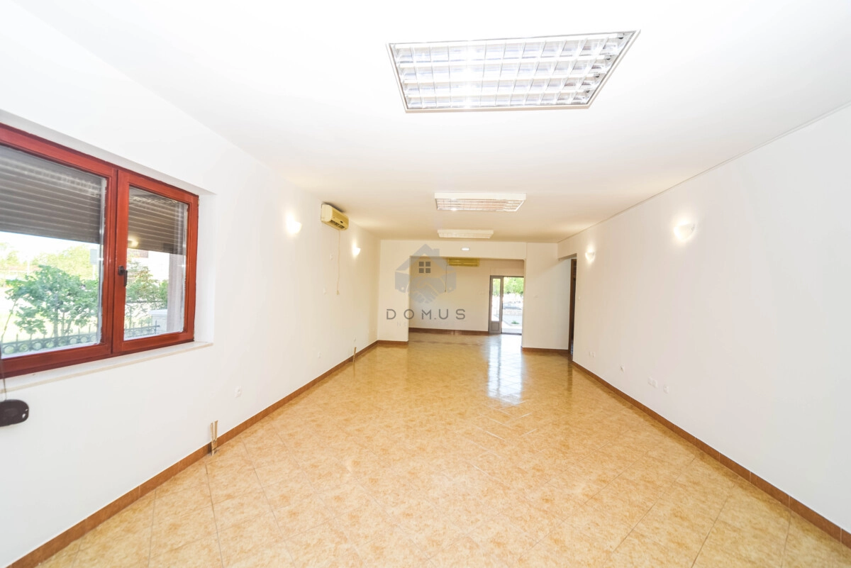 Poslovni-objekat-300-m²-na-placu-300-m²-Zabjelo-–-Podgorica-7 Izdavanje: Poslovni prostor 300 m² – Zabjelo, Podgorica — fotografija 8