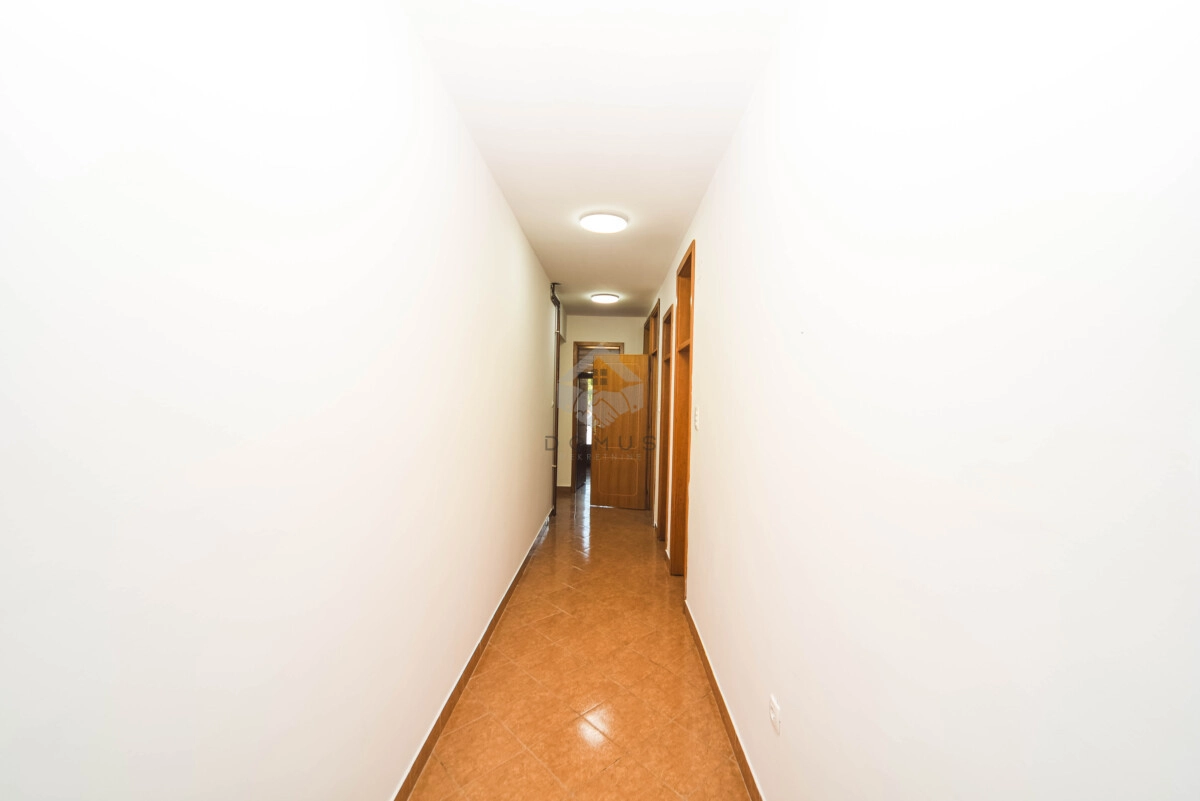 Poslovni-objekat-300-m²-na-placu-300-m²-Zabjelo-–-Podgorica-9 Izdavanje: Poslovni prostor 300 m² – Zabjelo, Podgorica — fotografija 10
