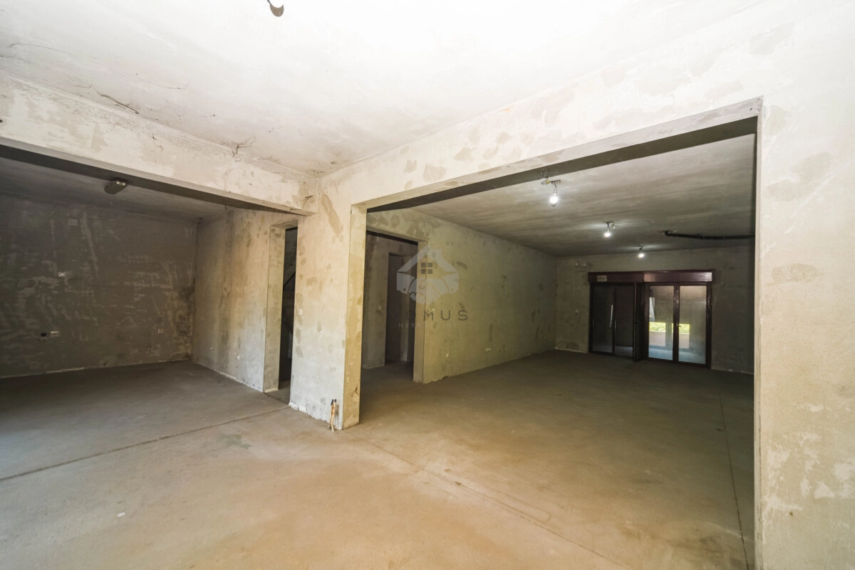 Poslovni-objekat-300-m²-na-placu-300-m²-Zabjelo-–-Podgorica-12 Izdavanje: Poslovni prostor 300 m² – Zabjelo, Podgorica — fotografija 13
