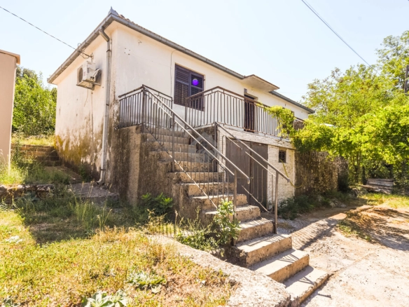 Kuća 120 m² na placu 575 m²