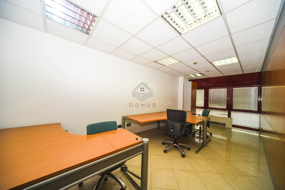Poslovni-prostor-414-m²-Preko-Morace-–-Podgorica-2 Poslovni prostor na Trgu Vektre, Preko Morače, Podgorica — fotografija 3