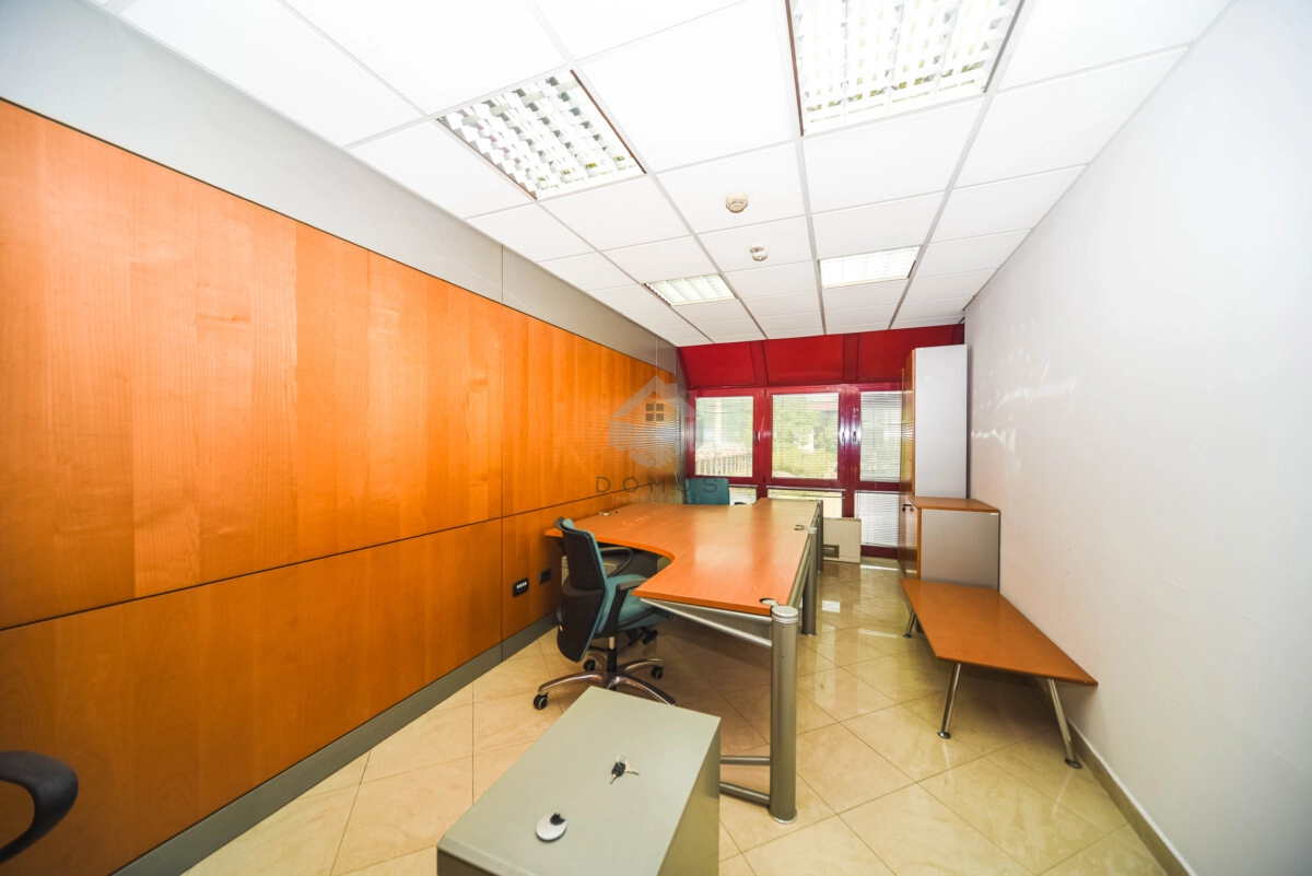 Poslovni-prostor-414-m²-Preko-Morace-–-Podgorica-3 Poslovni prostor na Trgu Vektre, Preko Morače, Podgorica — fotografija 4