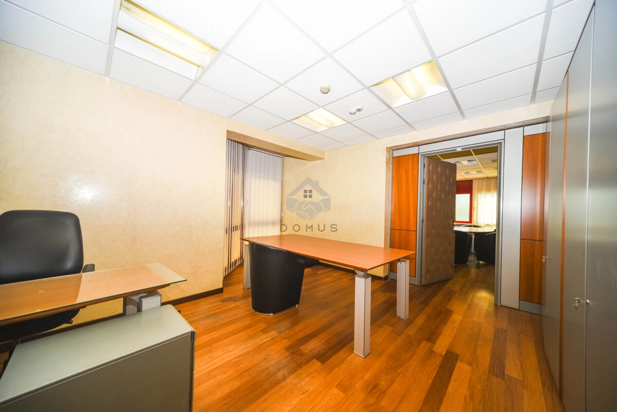 Poslovni-prostor-414-m²-Preko-Morace-–-Podgorica-5 Poslovni prostor na Trgu Vektre, Preko Morače, Podgorica — fotografija 6