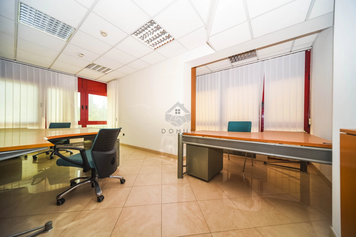 Poslovni-prostor-414-m²-Preko-Morace-–-Podgorica-11 Poslovni prostor na Trgu Vektre, Preko Morače, Podgorica — fotografija 12