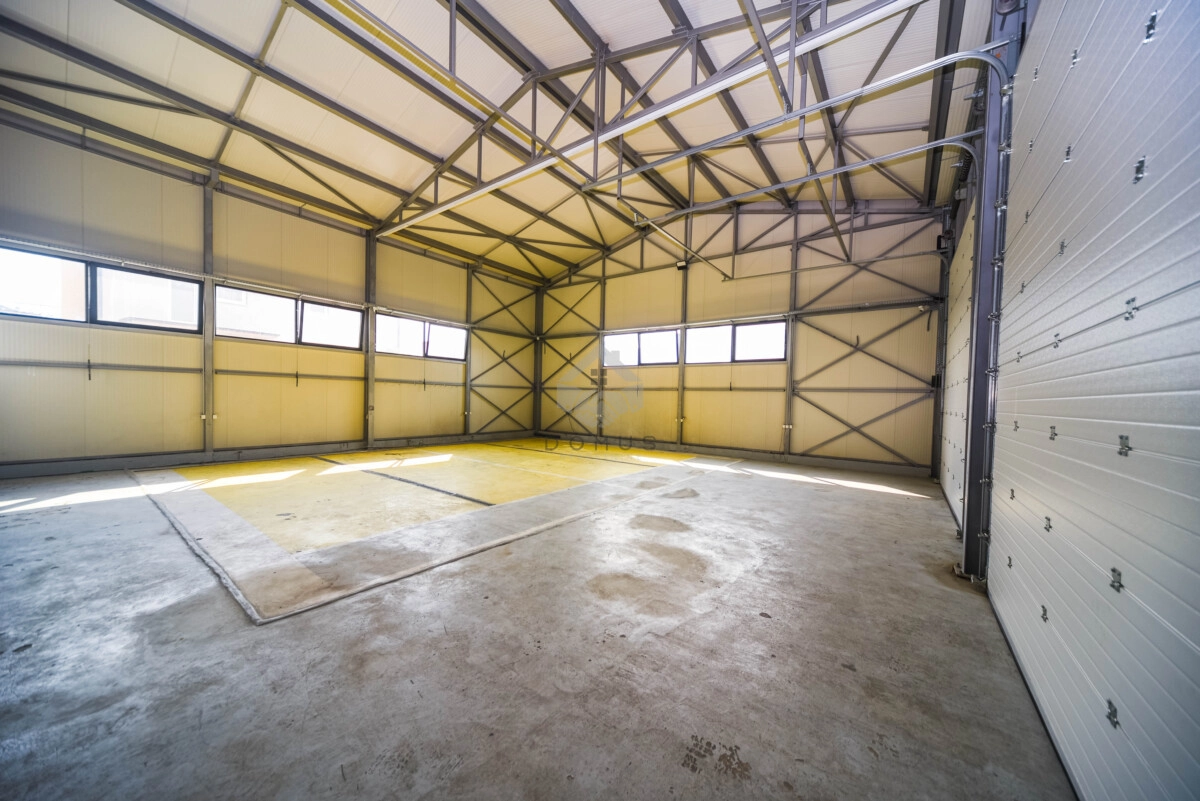 Magacin-320-m²-parking-Zagoric-–-Podgorica-2 Magacinski prostor 320 m² u Zagoriču, Podgorica — fotografija 3