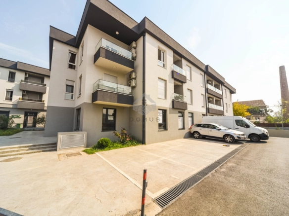 Poslovni prostor 102 m² + garaža