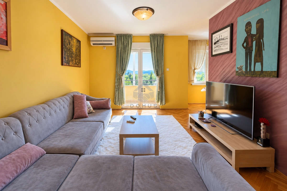 Trosoban-namjesten-stan-88-m²-Blok-VI-–-Podgorica-2 Izdavanje: Trosoban stan 88 m² – Blok VI, Podgorica — fotografija 3