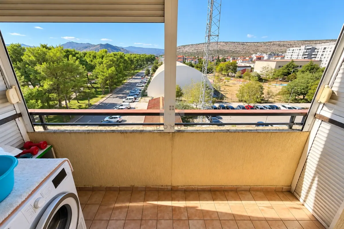 Trosoban-namjesten-stan-88-m²-Blok-VI-–-Podgorica-7 Izdavanje: Trosoban stan 88 m² – Blok VI, Podgorica — fotografija 8
