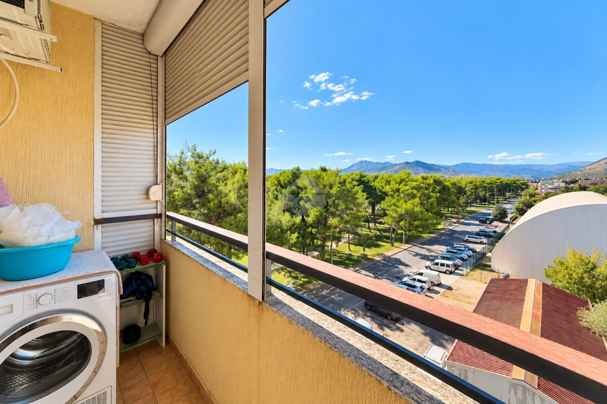 Trosoban-namjesten-stan-88-m²-Blok-VI-–-Podgorica-8 Izdavanje: Trosoban stan 88 m² – Blok VI, Podgorica — fotografija 9