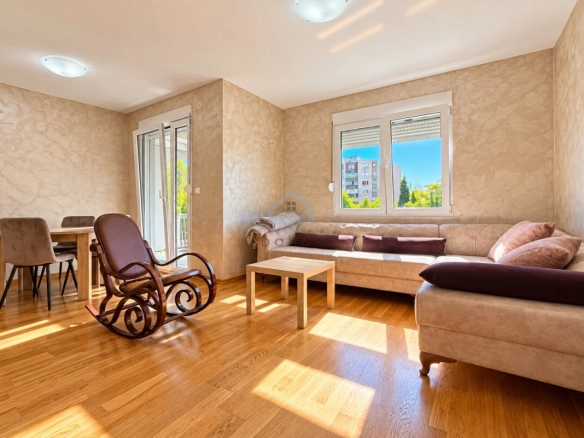 Dvosoban stan 68 m² + parking