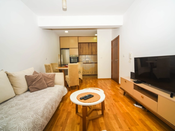 Dvosoban namješten stan 70 m²