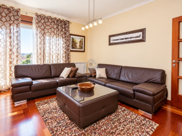 Dvosoban stan 85 m² + parking