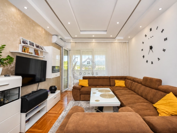 Dvosoban dupleks stan 83 m²