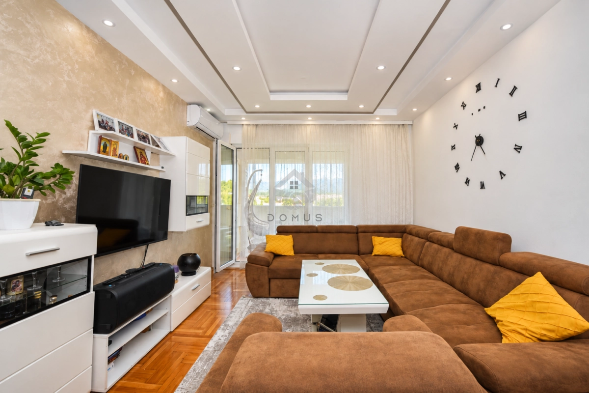 Dvosoban dupleks stan 83 m²