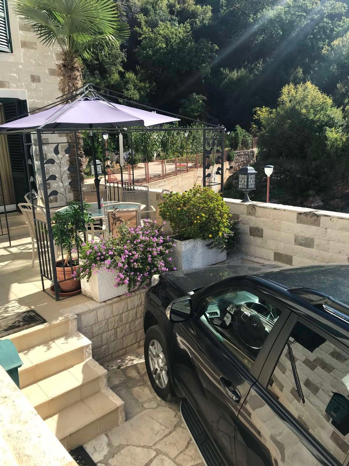 1683573099-viber_slika_2023-05-08_15-06-09-987 Izdavanje: Kuća 200 m² – Rafailovići, Budva — fotografija 10