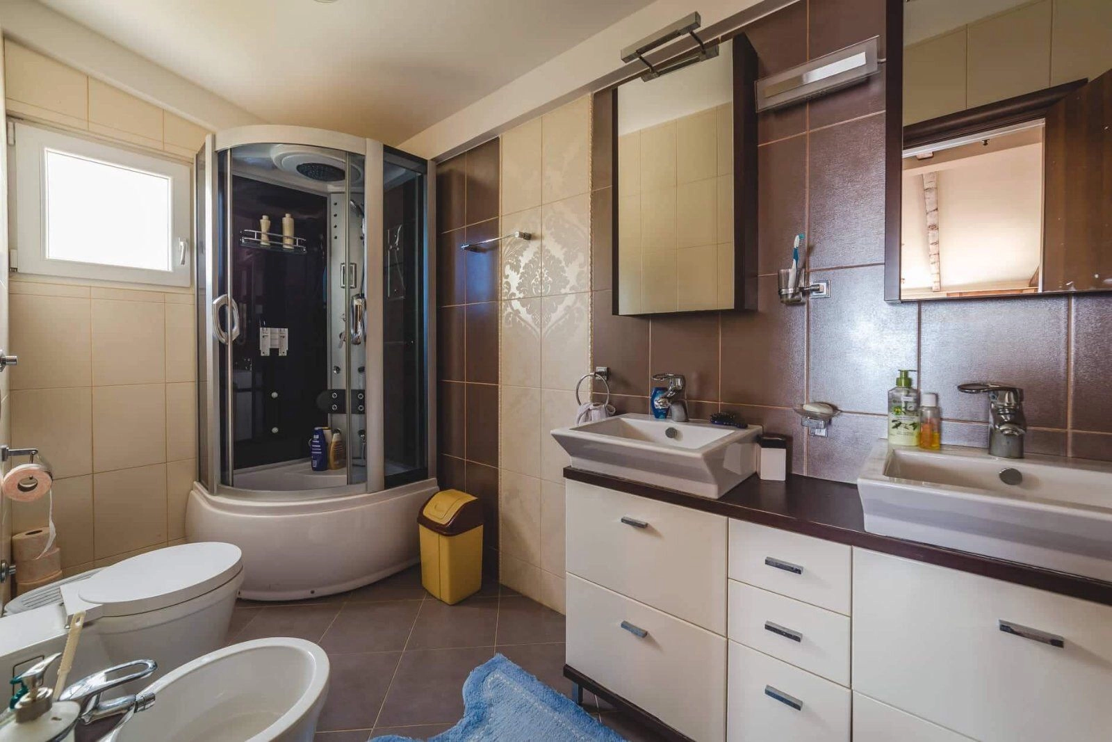1683573102-viber_slika_2023-05-08_15-06-12-807 Izdavanje: Kuća 200 m² – Rafailovići, Budva — fotografija 18