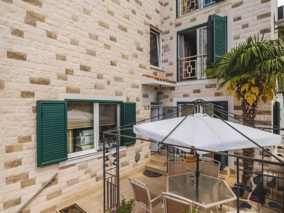 Izdavanje: Kuća 200 m² – Rafailovići, Budva — fotografija 21