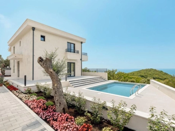 Izdavanje: Kuća 318 m² – Reževići, Budva