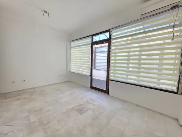 Poslovni prostor 18 m² u centru Budve — fotografija 4