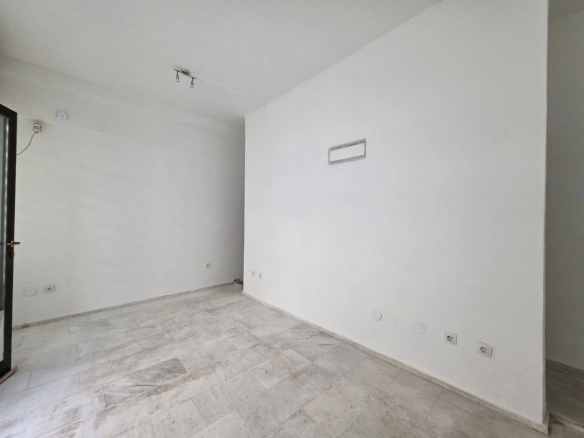 Poslovni prostor 18 m² u centru Budve — fotografija 5