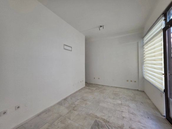 Poslovni prostor 18 m² u centru Budve — fotografija 10