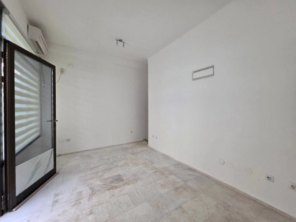 Poslovni prostor 18 m² u centru Budve — fotografija 15