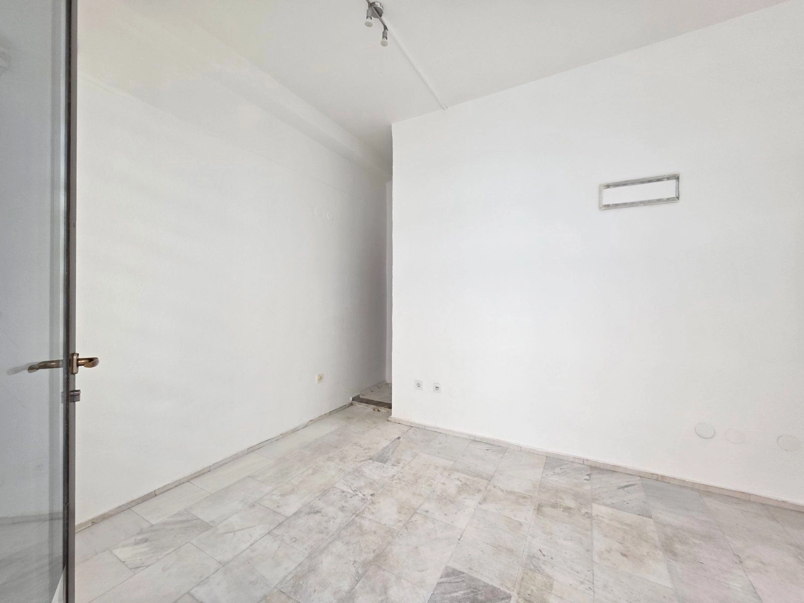 69c29366-8c20-4fe2-90e1-755c8ce2dfb9 Poslovni prostor 18 m² u centru Budve — fotografija 16
