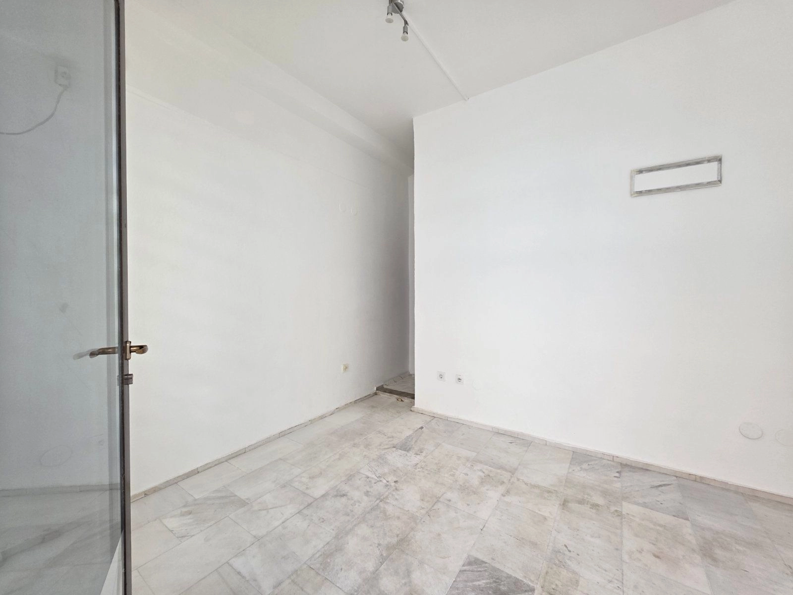 c2f887df-9033-4986-bdf2-857ee3e94582 Poslovni prostor 18 m² u centru Budve — fotografija 17