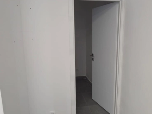 Izdavanje: Poslovni prostor 93 m² – Bečići, Budva — fotografija 4