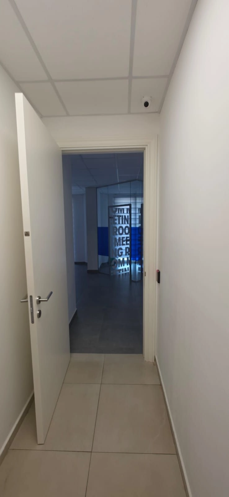 Izdavanje: Poslovni prostor 93 m² – Bečići, Budva — fotografija 6