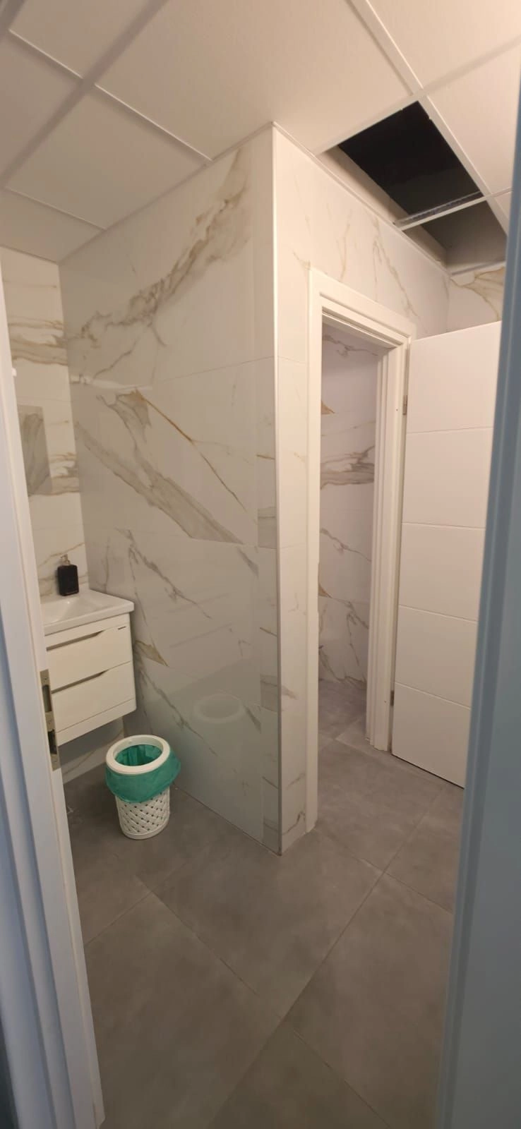 Izdavanje: Poslovni prostor 93 m² – Bečići, Budva — fotografija 7