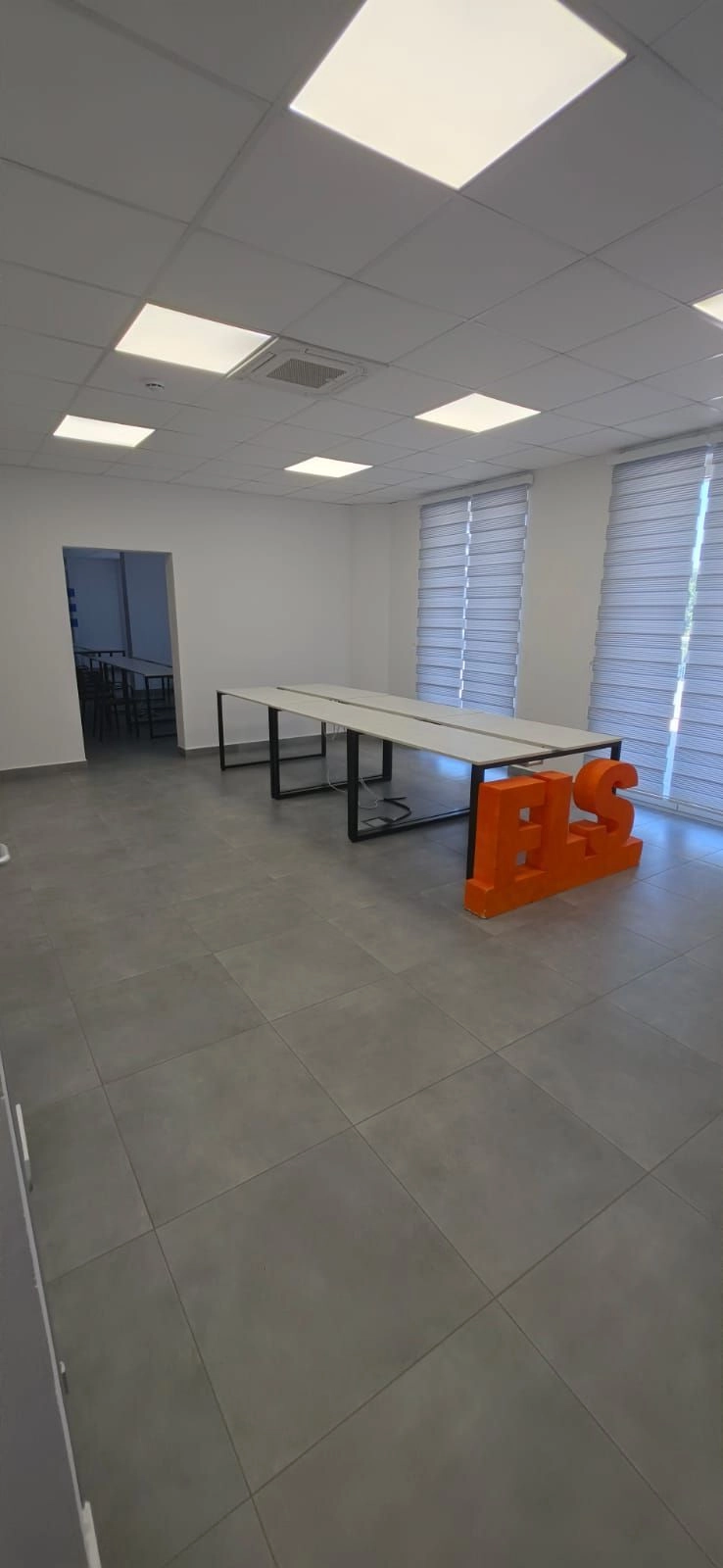 Izdavanje: Poslovni prostor 93 m² – Bečići, Budva — fotografija 9