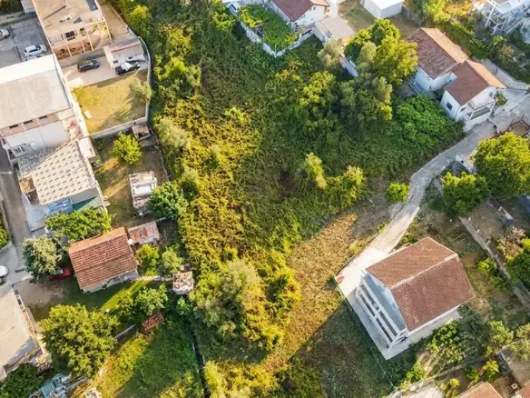 Urbanizovani plac u naselju Mrčevac, Tivat — fotografija 3