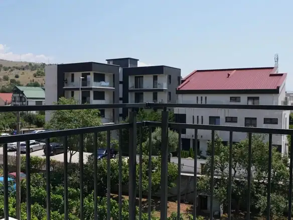 Namješten jednosoban stan u novogradnji, Podgorica — fotografija 15
