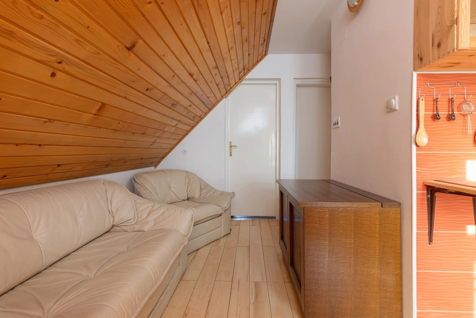 04e35937-6167-4f5e-b44d-fbbc5147fb39 Kuća 200 m² – Žabljak — fotografija 14