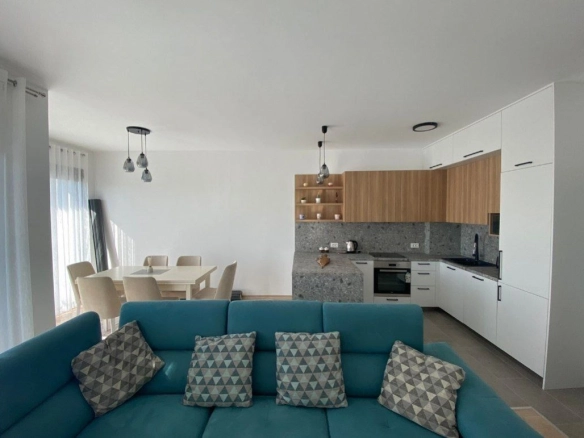 Dvosoban stan 80 m² – Mažina, Tivat