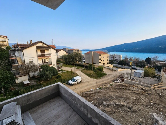 Prodaja dvosobnog stana sa panoramskim pogledom na more – Đenovići ,Herceg Novi
