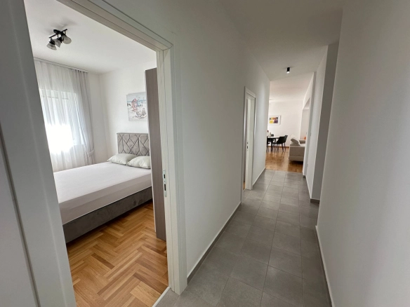 Izdavanje: Četvorosoban stan 129 m² – Rozino, Budva — fotografija 13