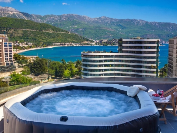 Trosoban stan 95 m² – Gospoština, Budva — fotografija 2