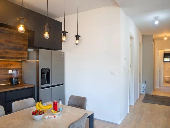 Trosoban stan 95 m² – Gospoština, Budva — fotografija 21