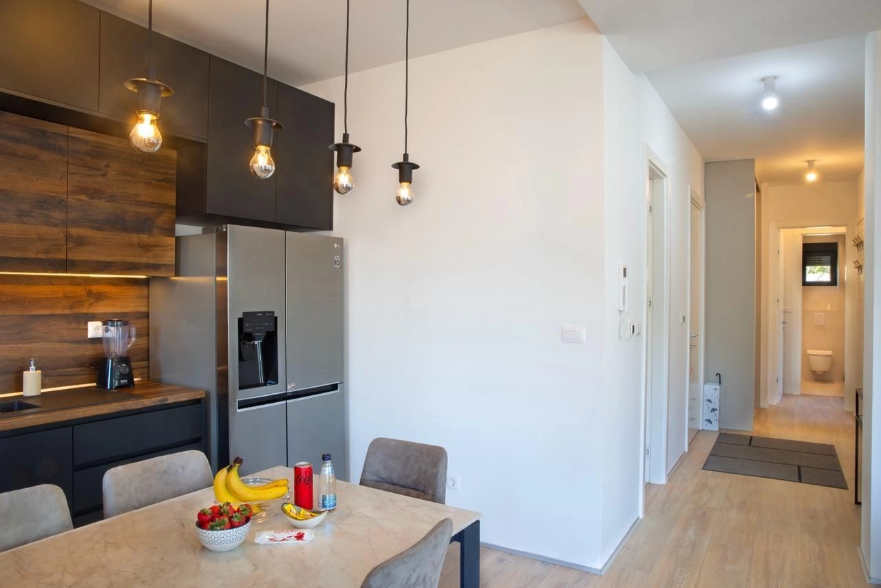 Trosoban stan 95 m² – Gospoština, Budva — fotografija 21