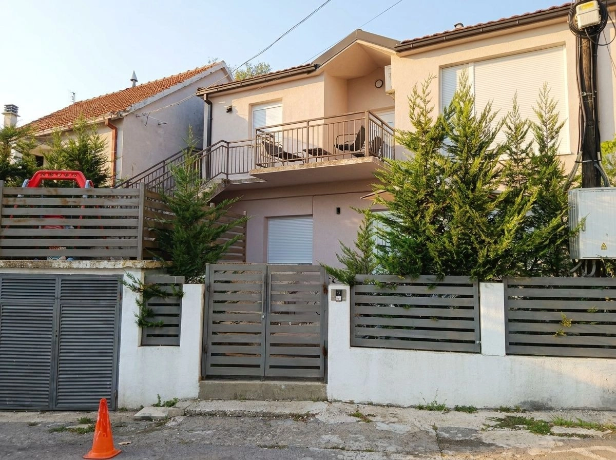 84ecbc09-1761-45ee-bb36-93a363909251 Kuća 149 m² – Cetinje
