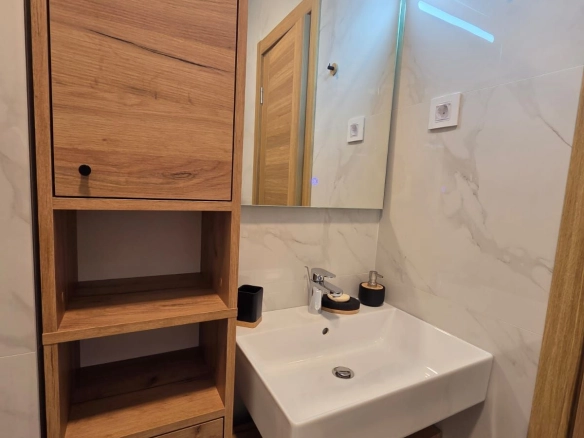 Izdavanje: Jednosoban stan 45 m² – Podkošljun, Budva — fotografija 11