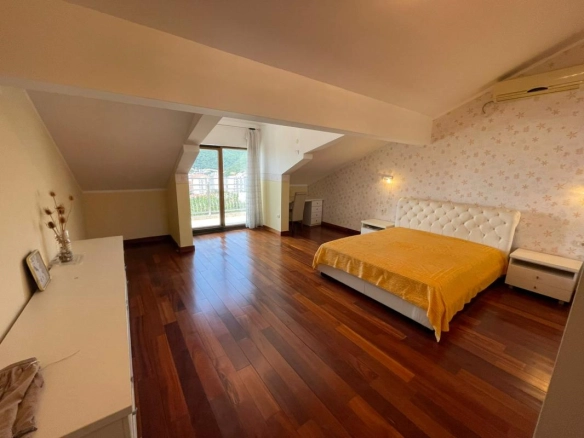 Dvosoban stan 140 m² – Lazi, Budva — fotografija 12