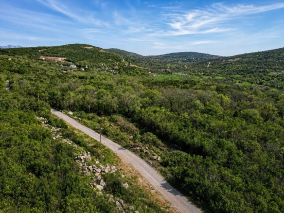 Plac 1.000 m² – Kovači, Kotor