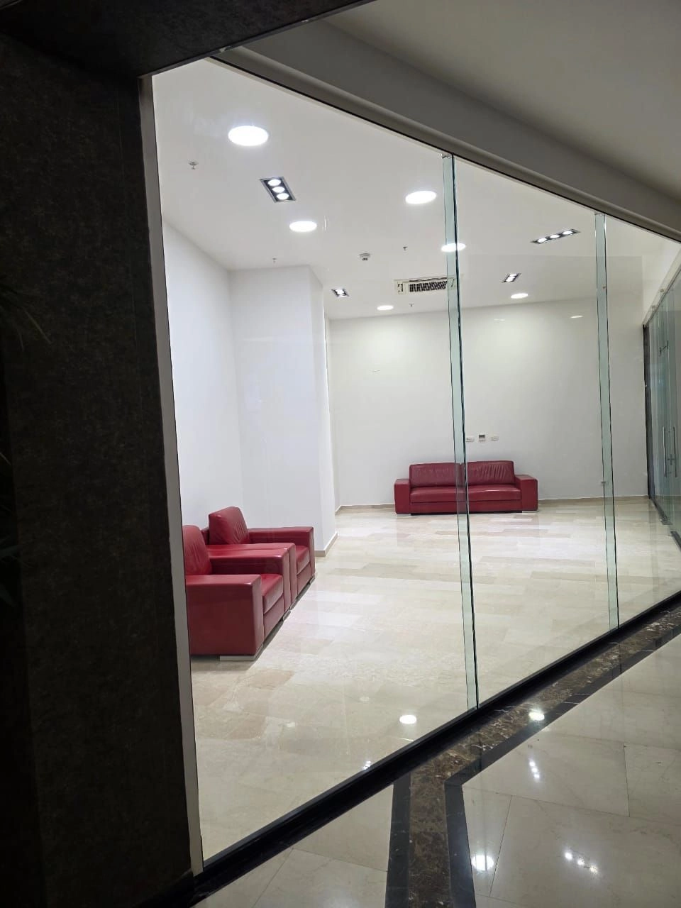 ca7f7543-6d5a-4b42-9662-049d87be6bf1 Izdavanje: Poslovni prostor 45 m² – Budva — fotografija 5
