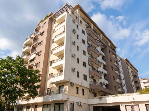 Jednosoban stan u novoj zgradi, Lazi, Budva — fotografija 11