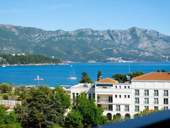 Izdavanje: Dvosoban stan 94 m² – Budva — fotografija 12