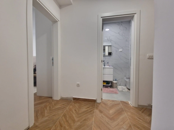 Namješten jednosoban stan u Budvi — fotografija 2